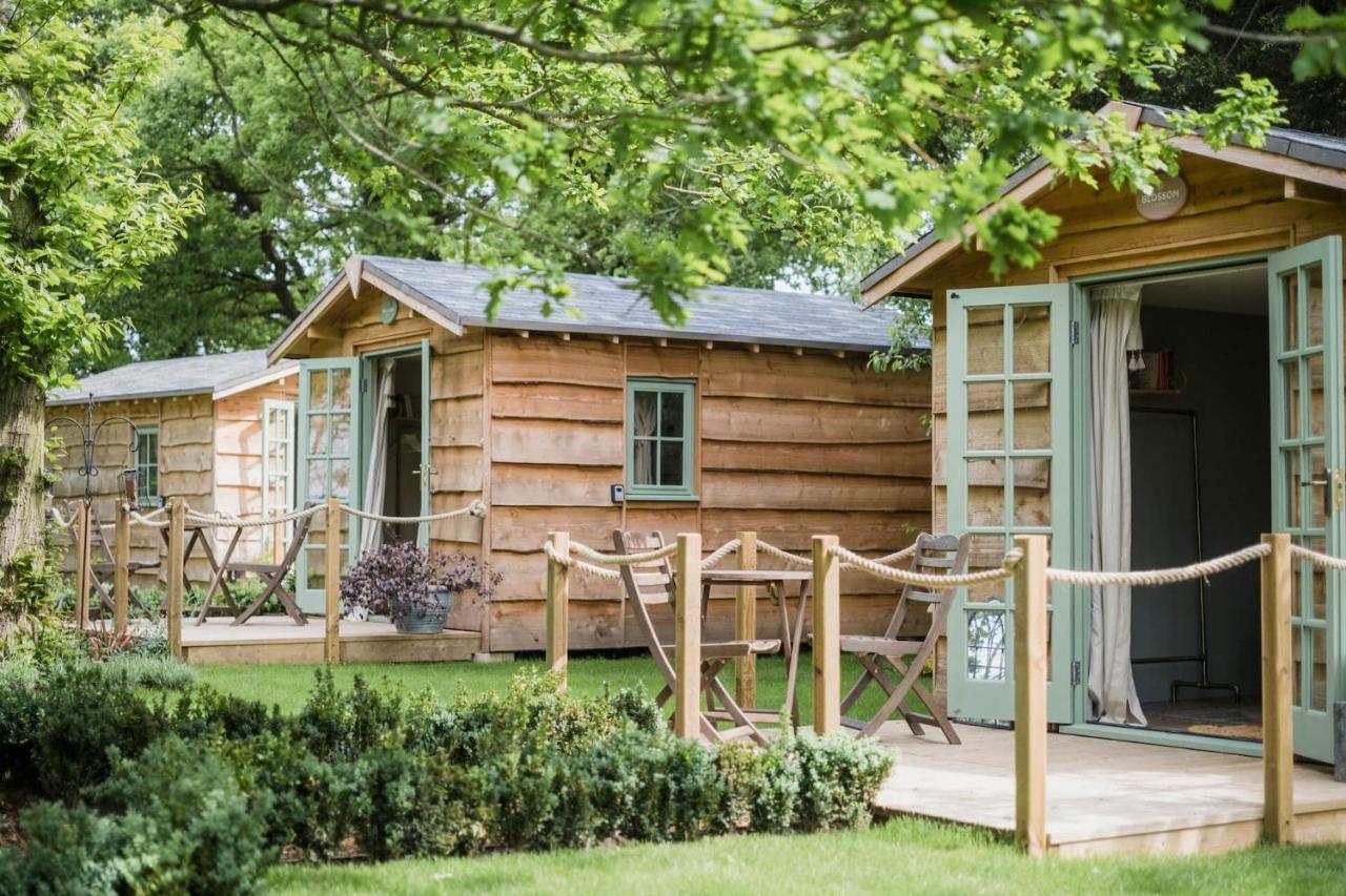 B&B Wangford - Toad Hall Lodges - Luxury Eco Lodges Near Southwold! - Bed and Breakfast Wangford