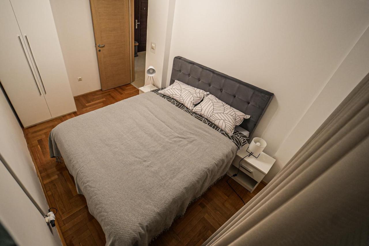 B&B Sremska Mitrovica - URBAN GREY APARTMAN - Bed and Breakfast Sremska Mitrovica