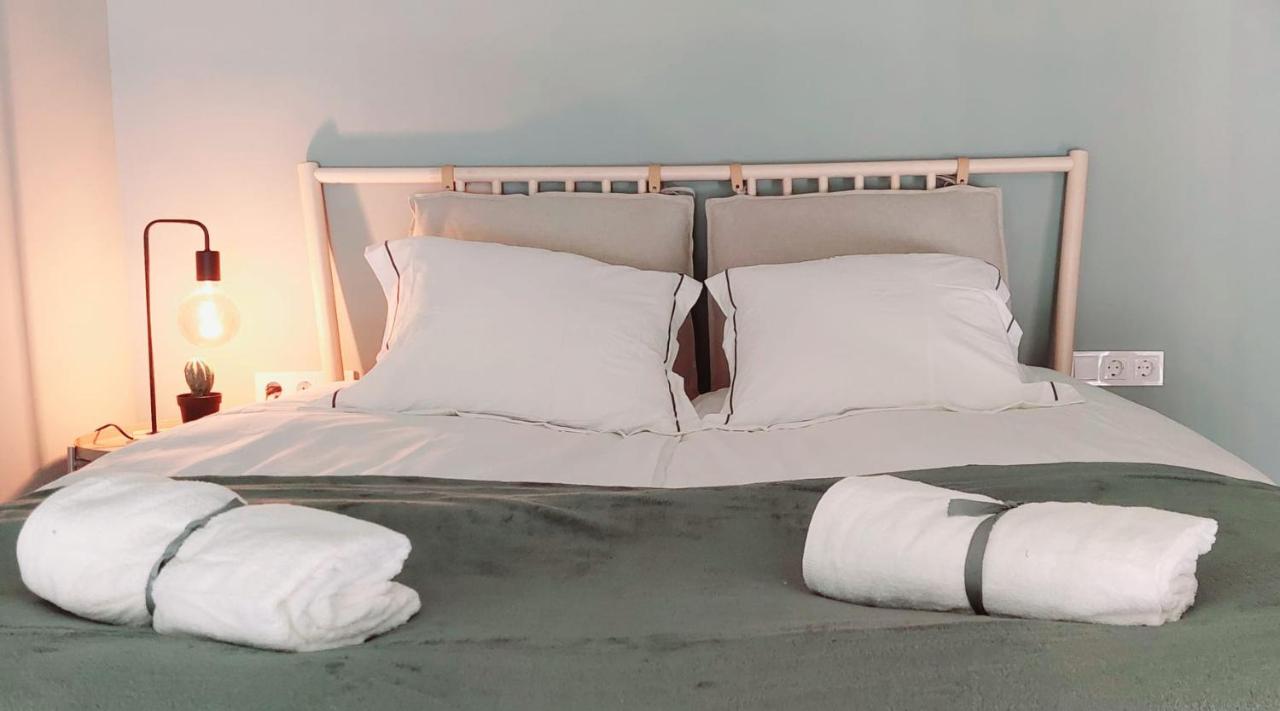 King Studio with Sofa Bed