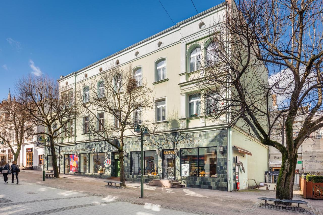 One-Bedroom Apartment - 43/4a Monte Cassino Street (extra paid parking)