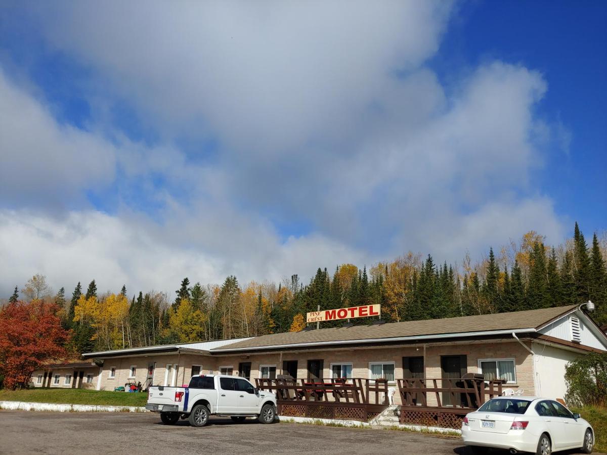 B&B Nipigon - Pinecrest Motel - Bed and Breakfast Nipigon