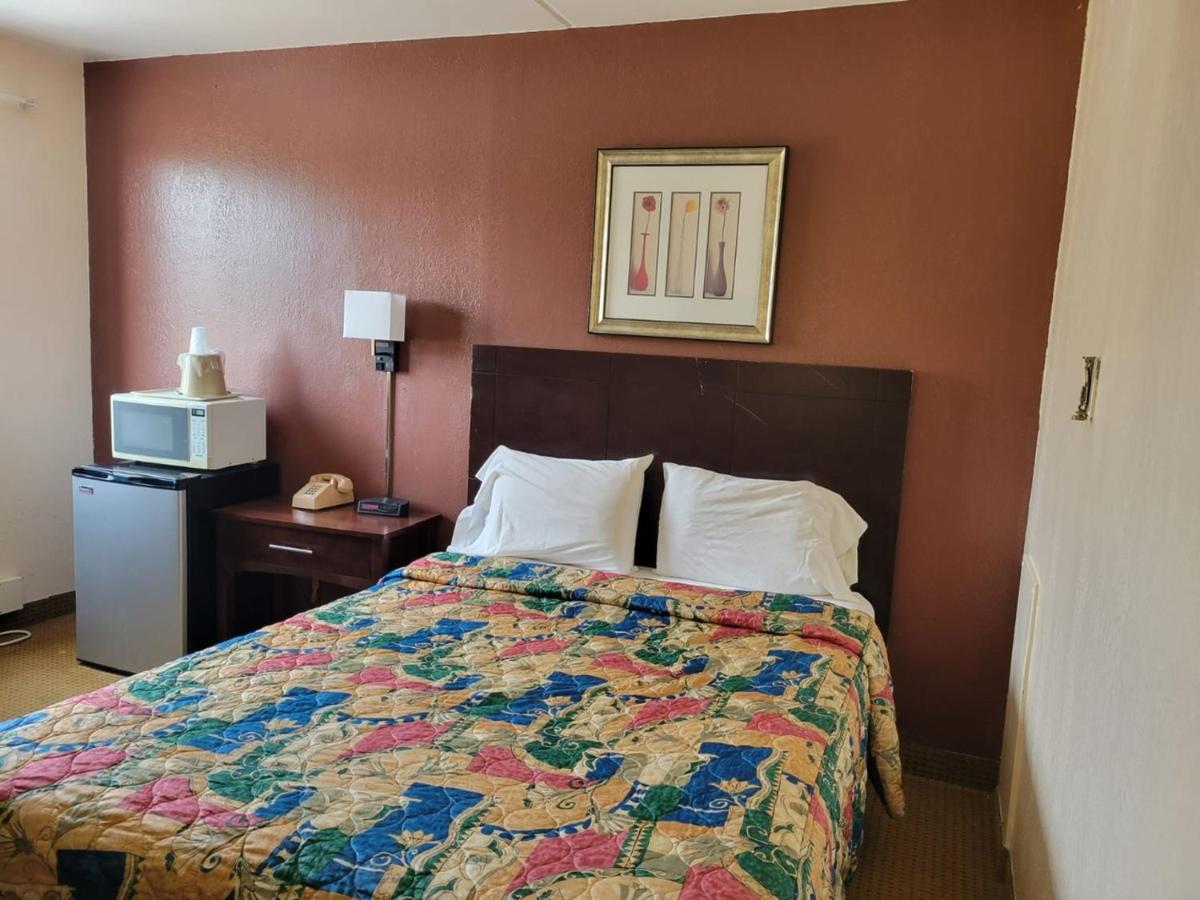 Single Room with Private Bathroom