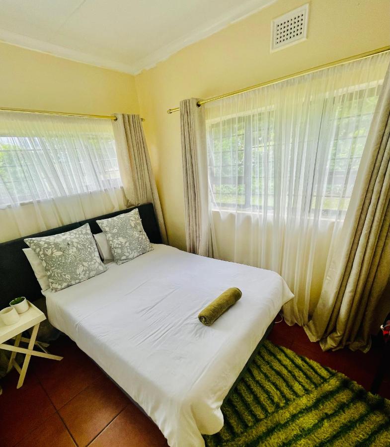 B&B Durban - 25 Swallow Yellowood - Bed and Breakfast Durban