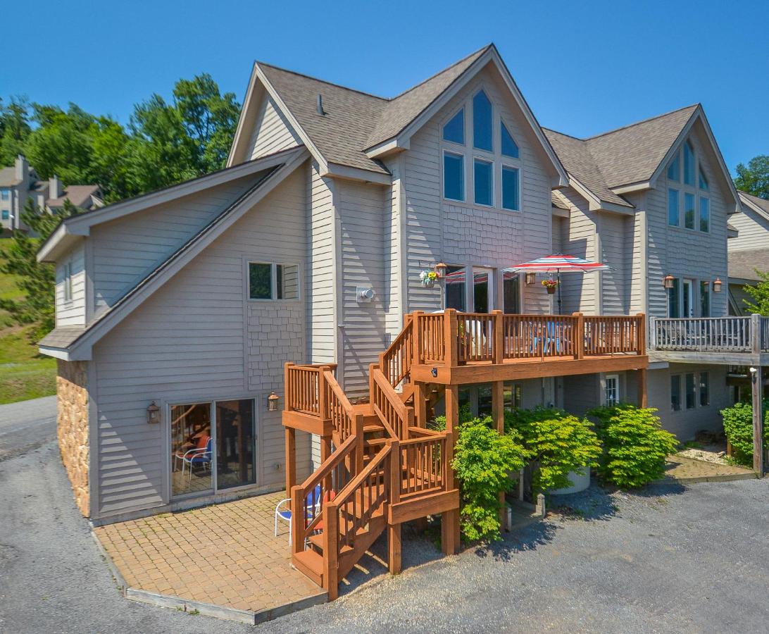 Strawberry Fields - B&B Oakland