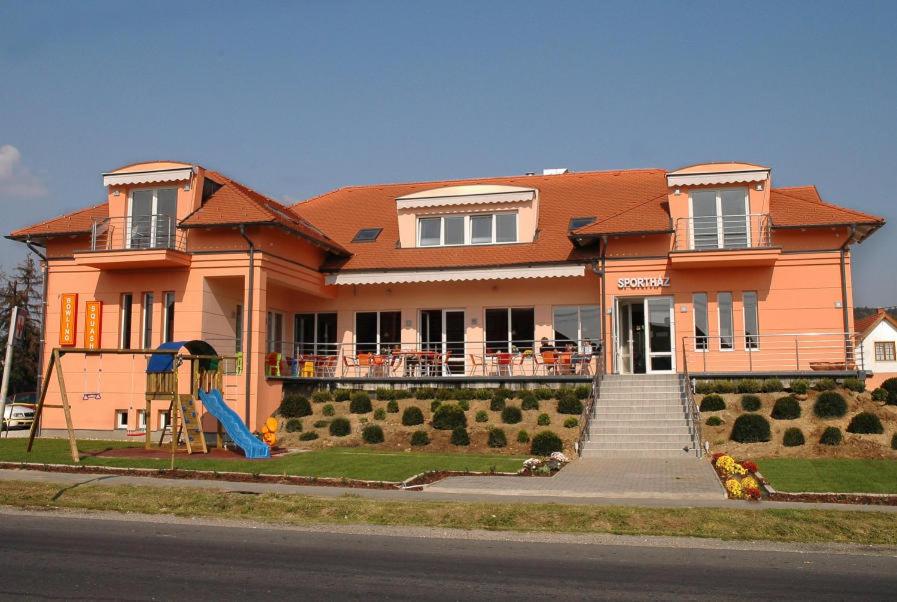 Sportház - B&B