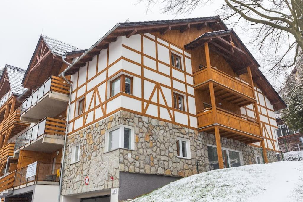 APARTAMENTY Słowackiego 5b, Karpacz - Chambres d’hôtes Karpacz