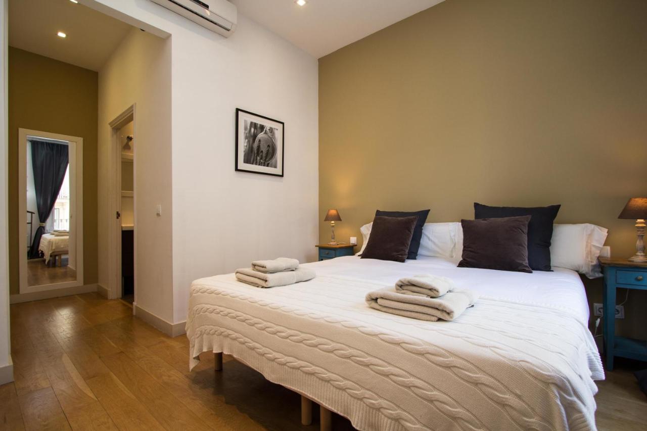 Deluxe Three-Bedroom Apartment