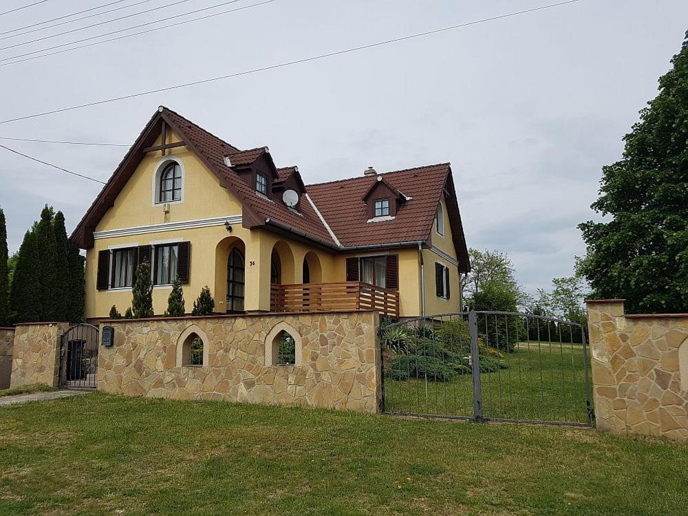 B&B Márkó - Márkói Vendégház - Bed and Breakfast Márkó