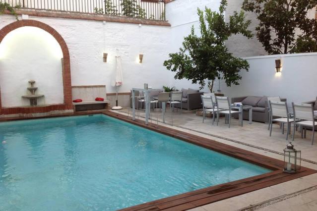 B&B Granada - Casa con Piscina, barbacoa y jardín para 20 personas - Bed and Breakfast Granada