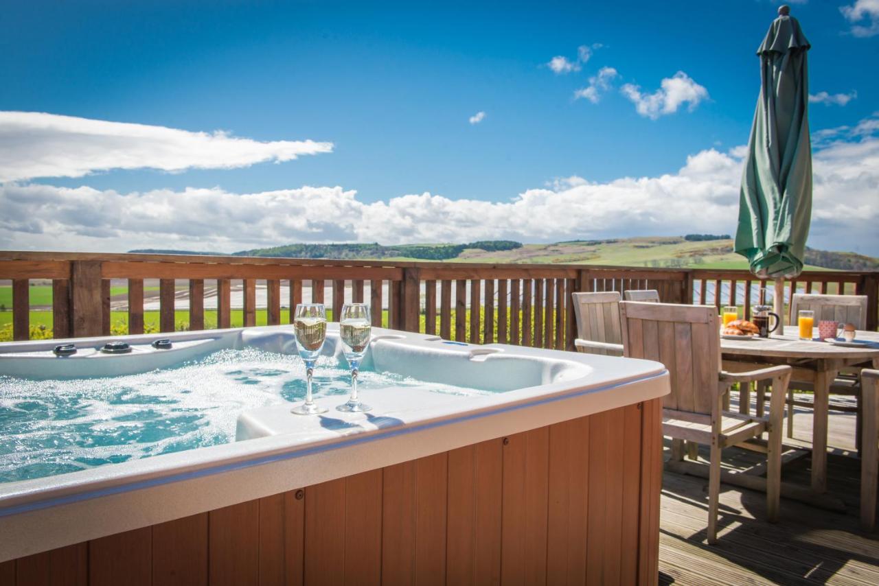 B&B Cupar - Barn Lodge with Hot Tub - Bed and Breakfast Cupar