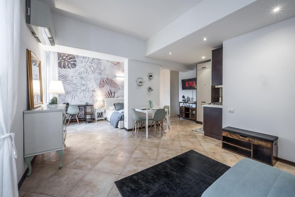 Sotto le Due Torri 5* (Casa Milonga) - B&B Bolonia