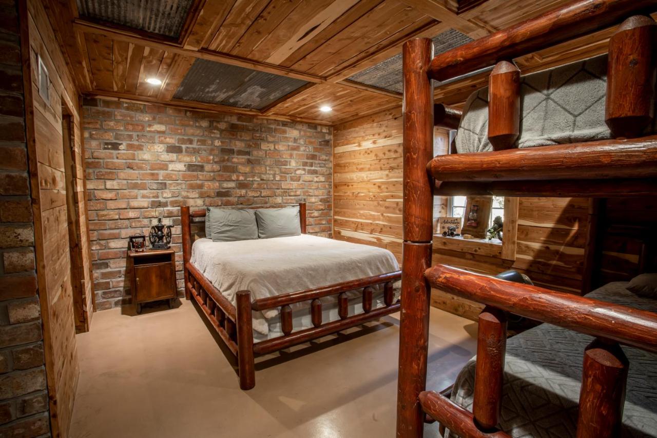 The Hobbit House, Fantasy comes Home! - B&B Russellville