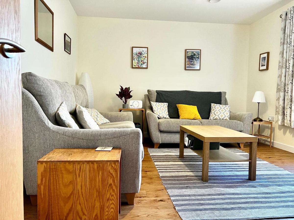 Central Spacious 2 Bed 2 Bath, Free WiFi & Parking, Park View - B&B