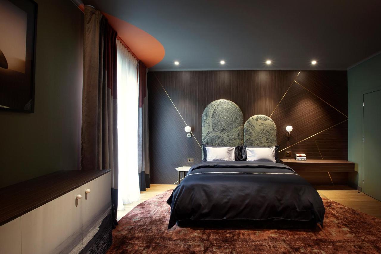 Two-Bedroom Deluxe Apartment with Balcony