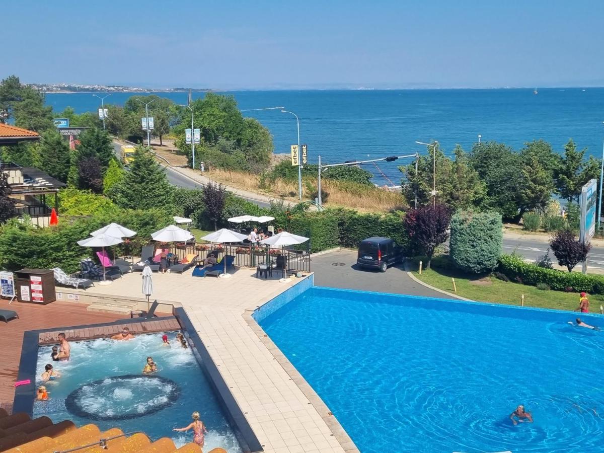 Eve Santa Marina Apartments II - sea, pools, relax - B&B Sozopol