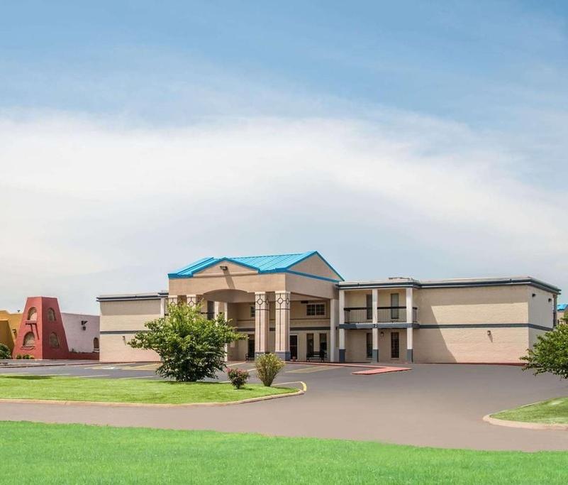 Hotel 2 Queen Beds Hotel Room 135 Booking - B&B Stillwater