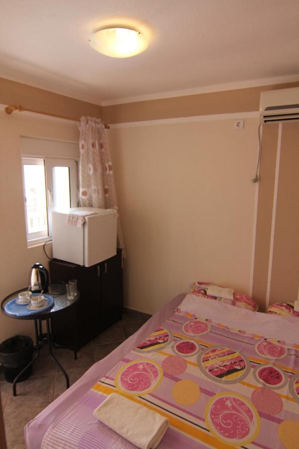 Apartment with Shower