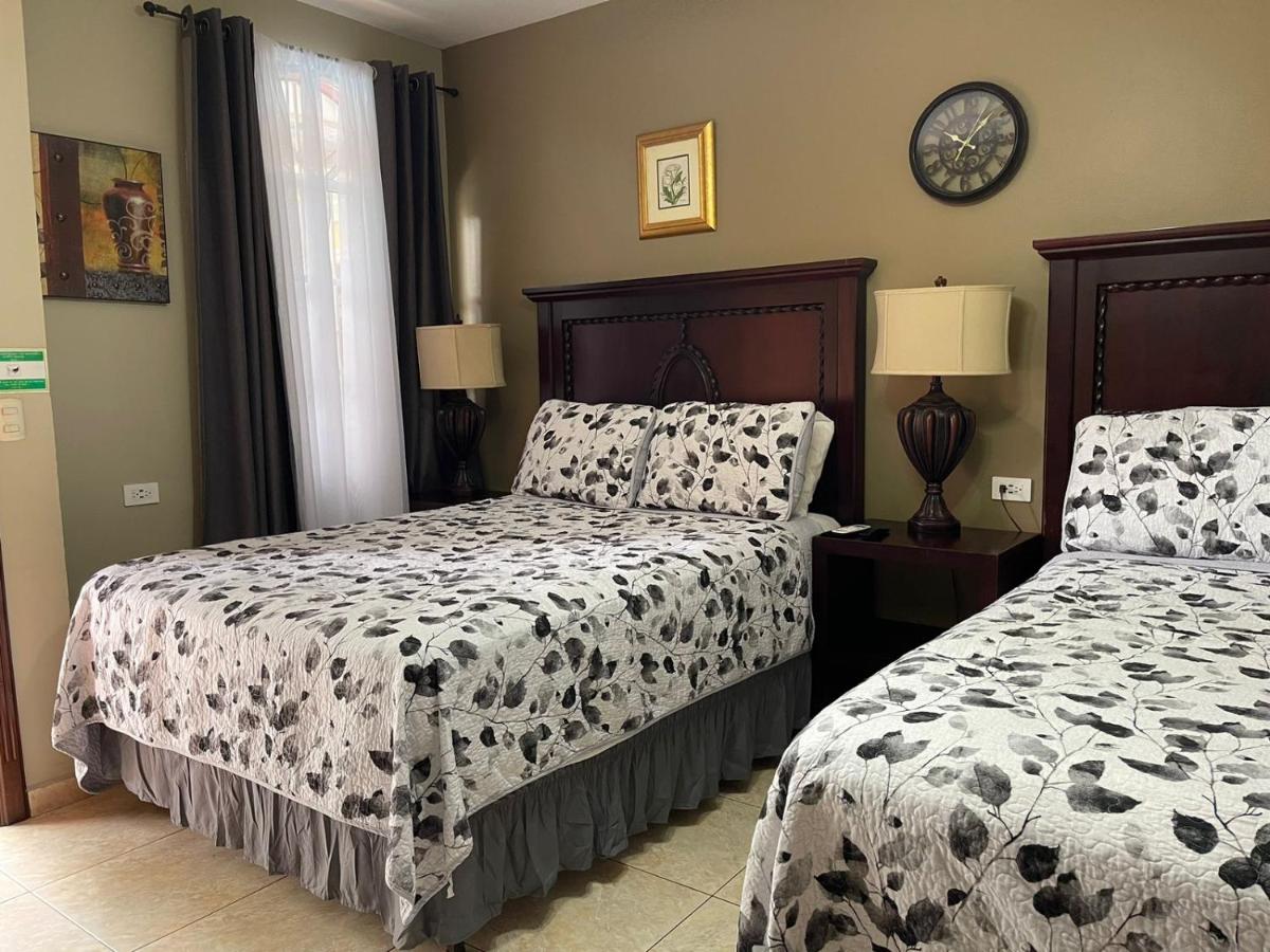 Doppelzimmer mit Poolblick