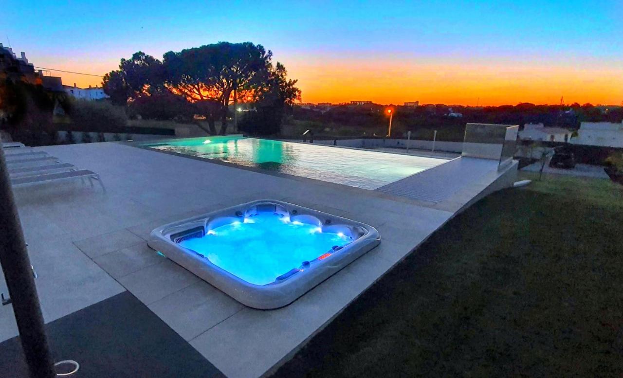 Sky Villa by Laranjal Rentals - B&B