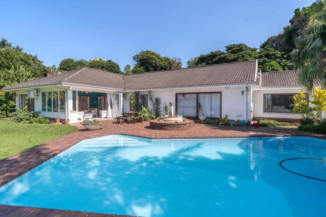 B&B Pinetown - Spacious retreat with large pool and lush garden - Bed and Breakfast Pinetown