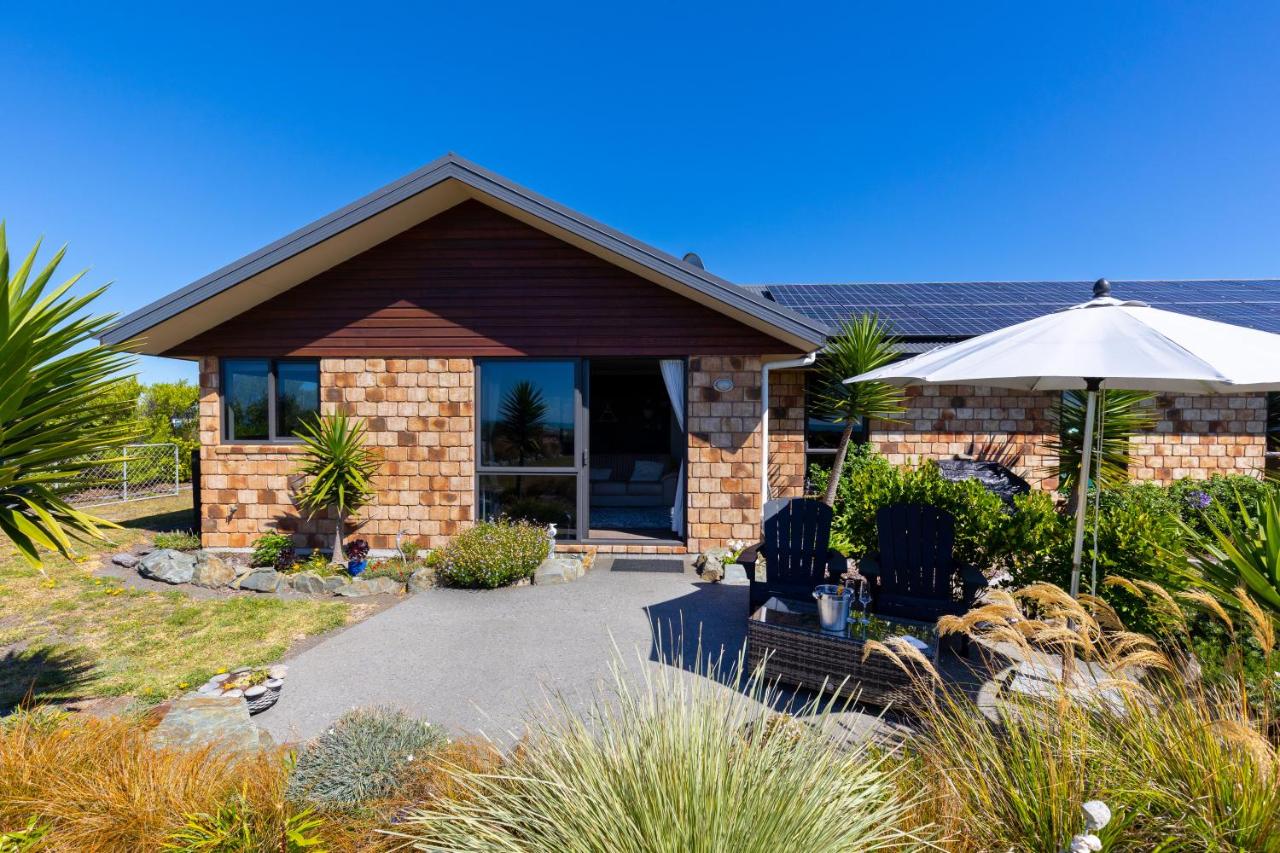 Ocean View Beachfront Apartment - B&B Blenheim