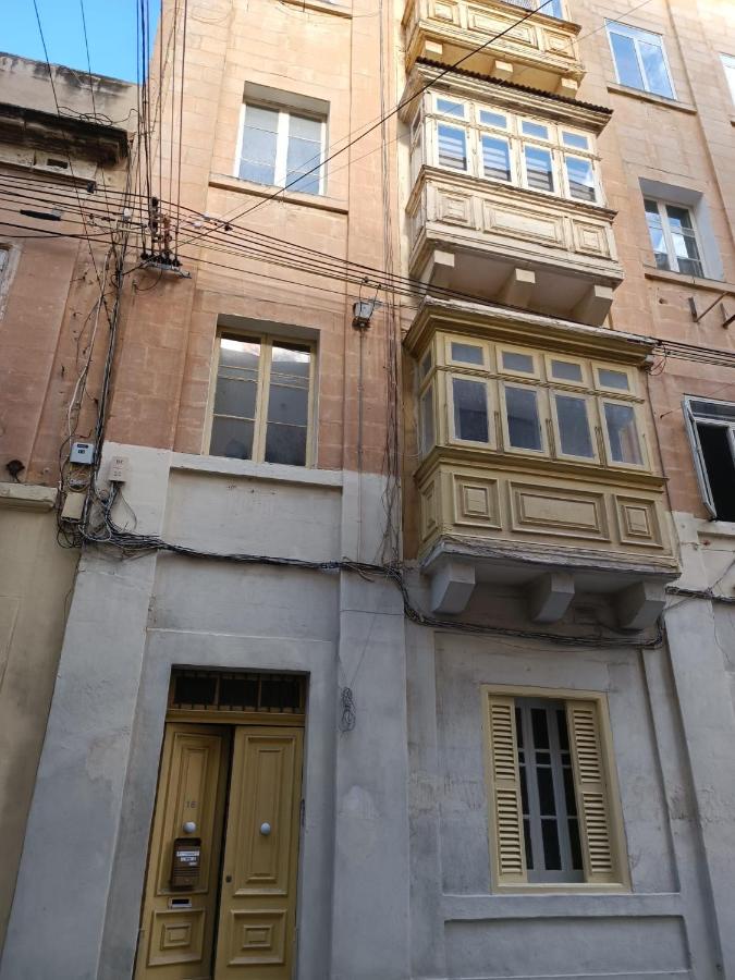 Chic 2bedroom apartment near Sliema ferries CESI1-1 - Bed and Breakfast