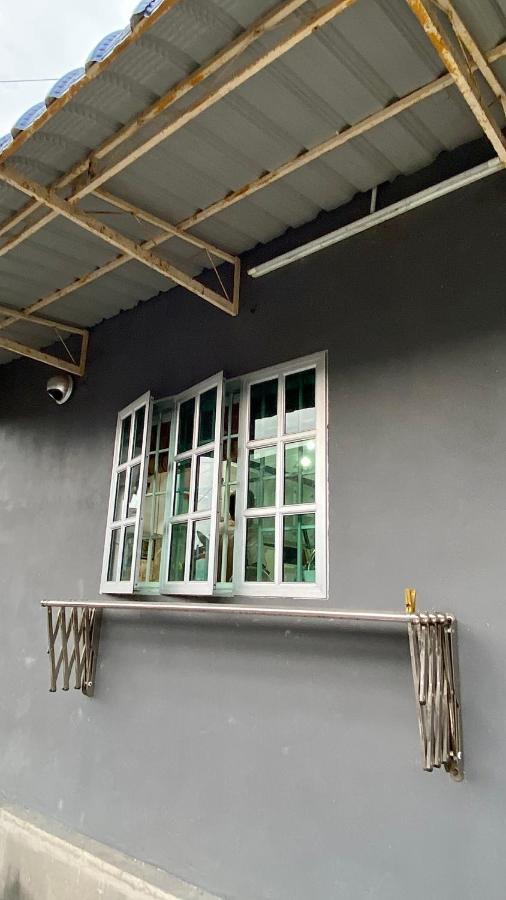 Gemilang Guesthouse - Bed and Breakfast