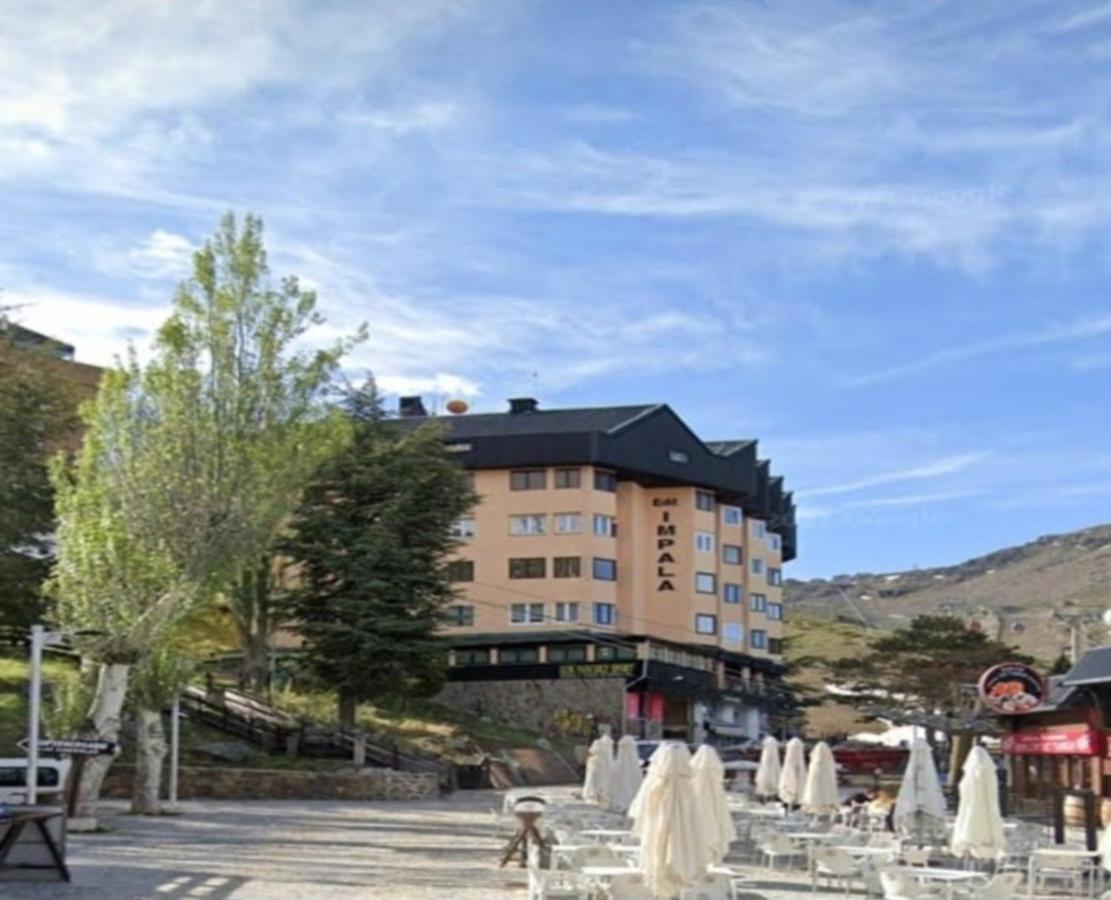 Apartamento Ameto en la plaza Pradollano"Junto al telecabina Borreguiles" - B&B