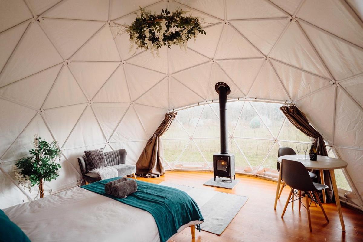 Cosy Dome with Hot Tub