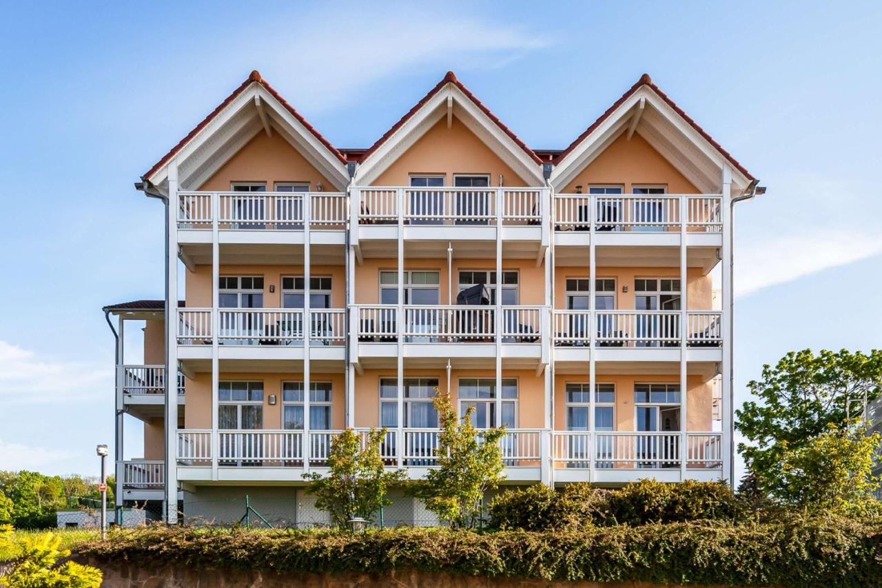 traumhafter Meerblick vom Balkon, gratis Nutzung vom AHOI Erlebnisbad und Sauna in Sellin - Villa Bergfrieden - Chambres d'hôtes Ostseebad Göhren
