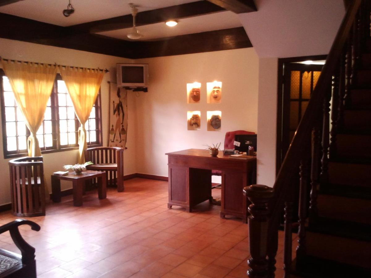 B&B Kochi - Raintree Lodge - Bed and Breakfast Kochi