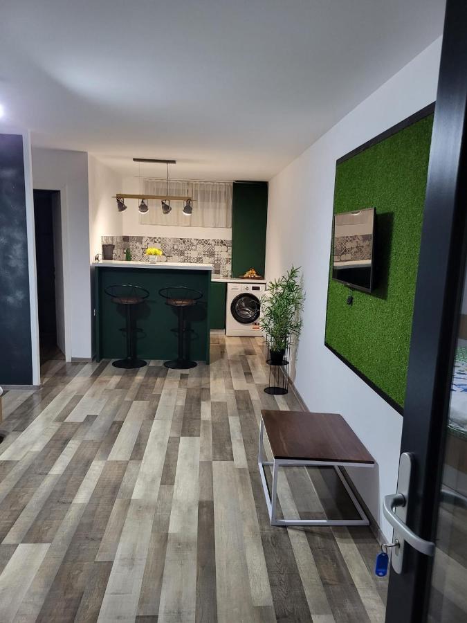 Deluxe King Studio