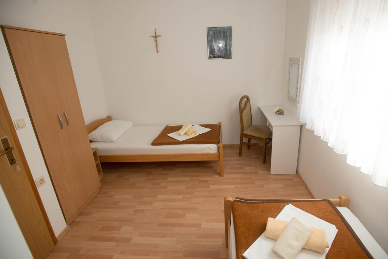 Twin Room with Bathroom