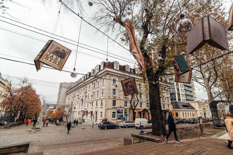 Cathedral Park and Pedestrian zone ultracentral cozy apartment in Chisinau - Chambres d'hôtes Chişinău