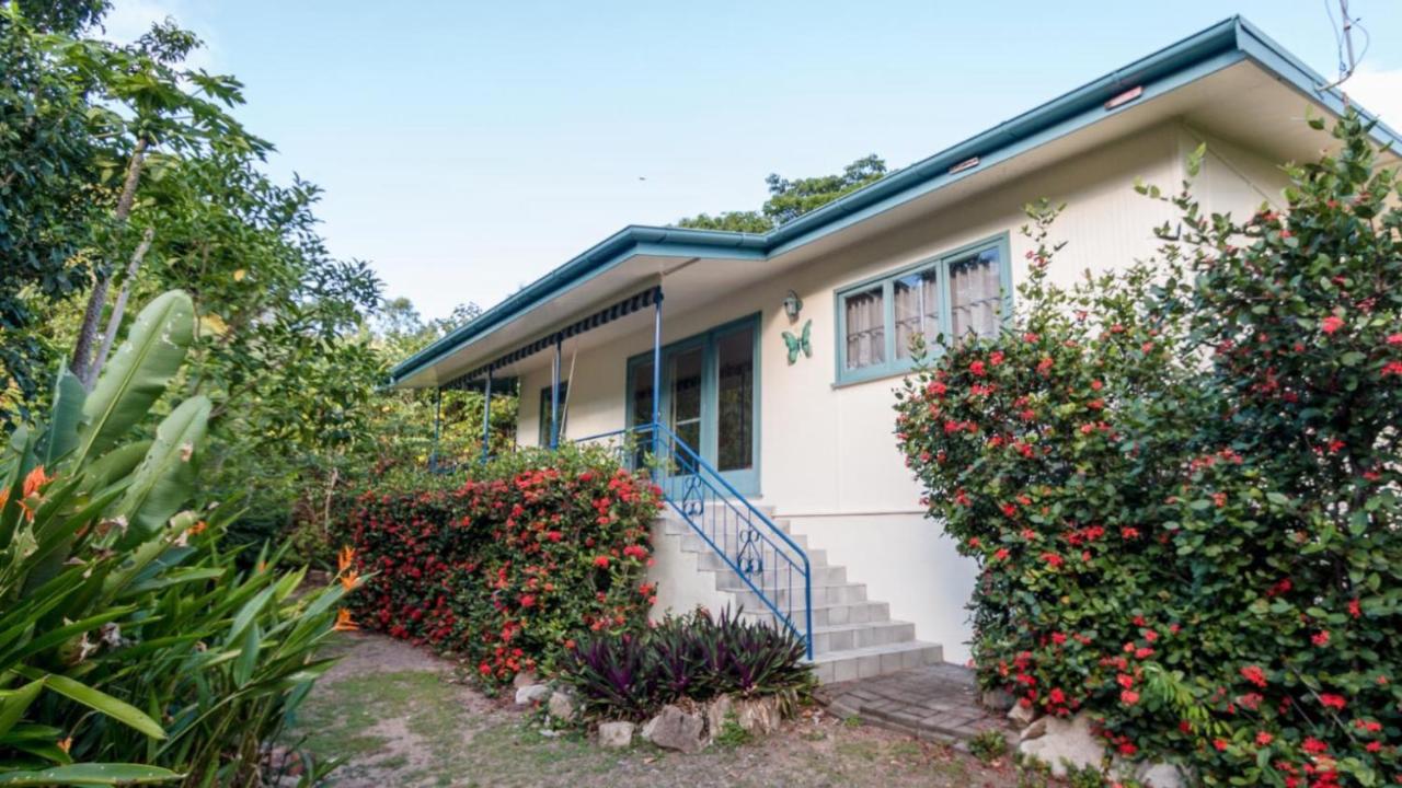 The Butterfly House, Beautiful Home Near The Beach - Chambres d’hôtes
