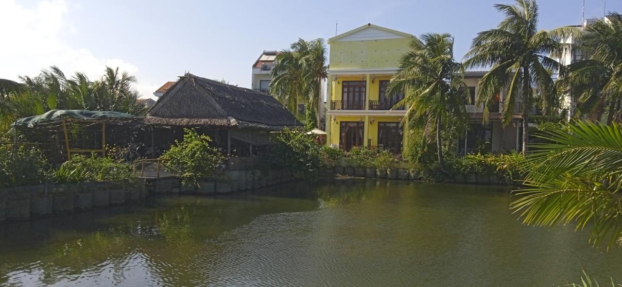 Family Room with Lake View