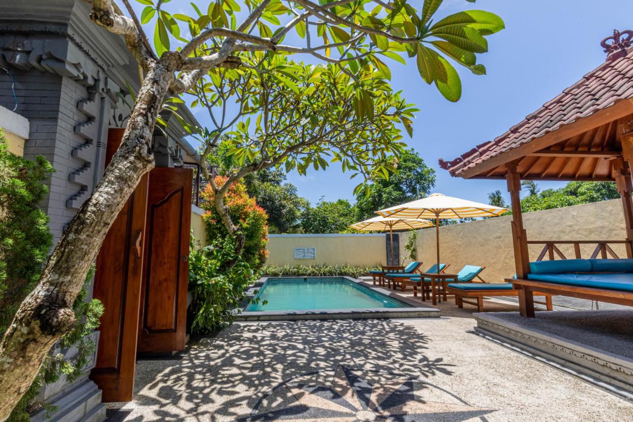 Surf Retreat Villa Sari Bali - Bed and Breakfast