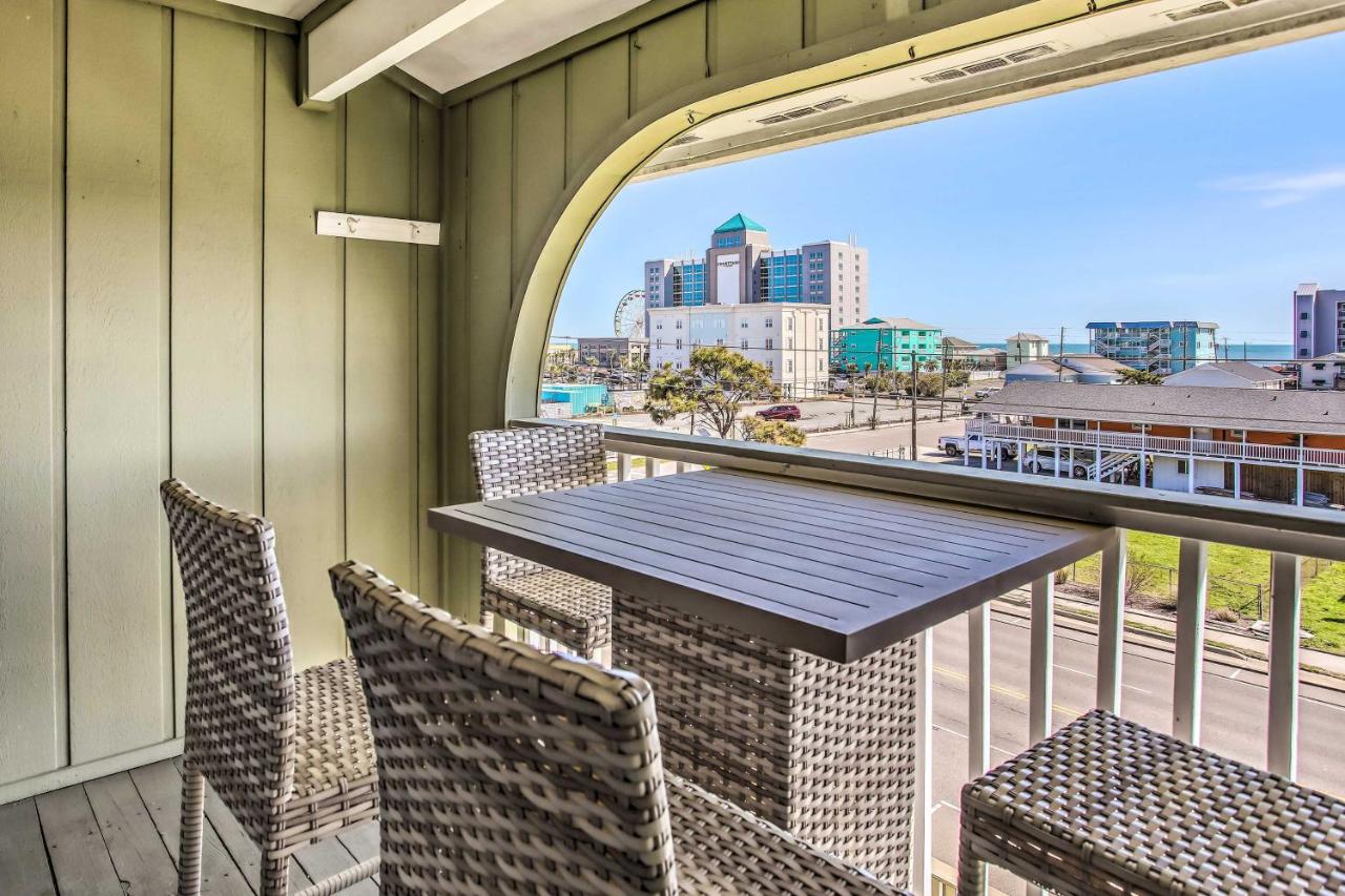 Cozy Carolina Beach Condo with Ocean Views! - B&B