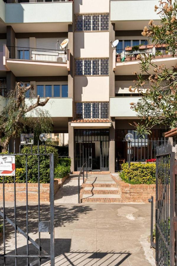 Large Room e Small Private Bathroom Between Mondello Beach and Old Town! Free Park! - Ferienwohnung Palermo