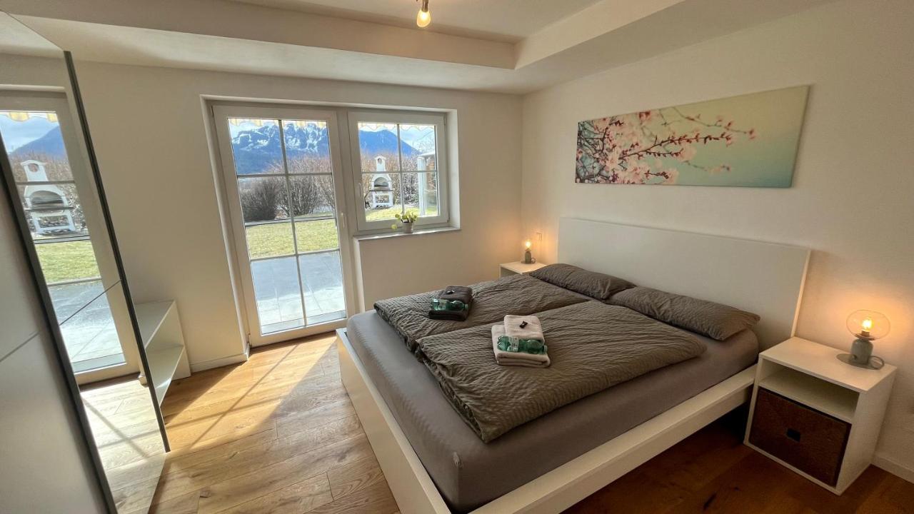 Apartment with Mountain View