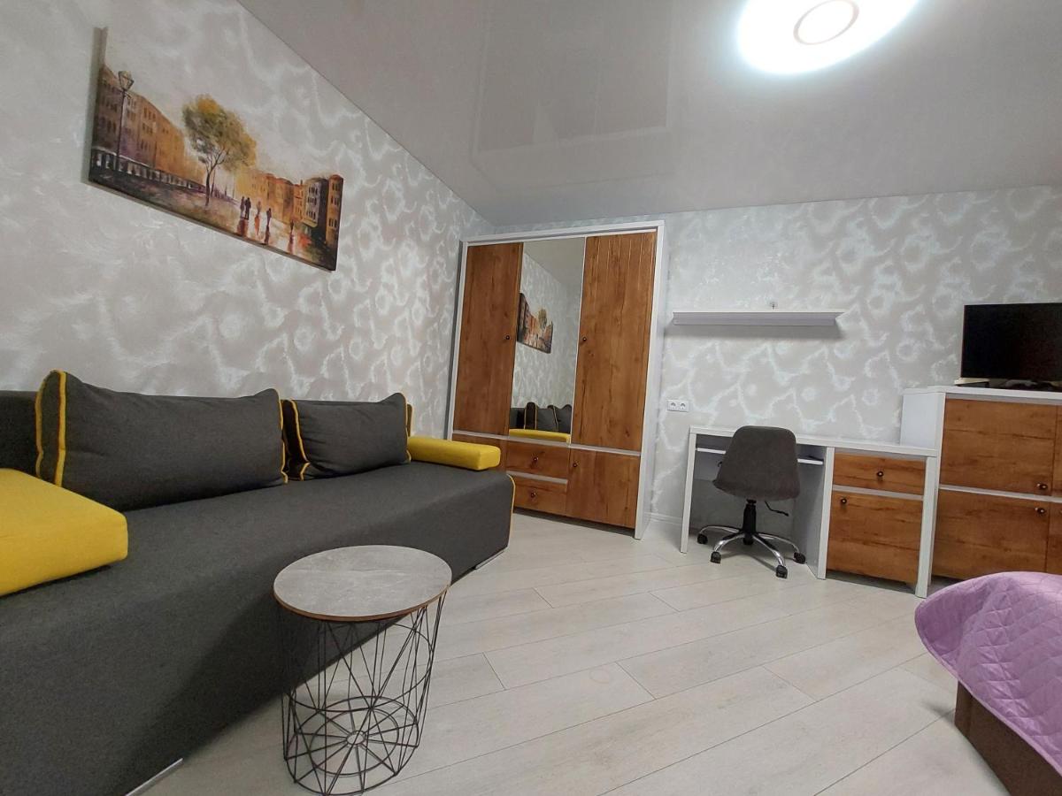 Стильні апартаменти Кравчука 10 LutskDoba - B&B Lutsk