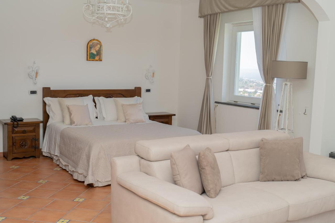 Suite with Mountain View