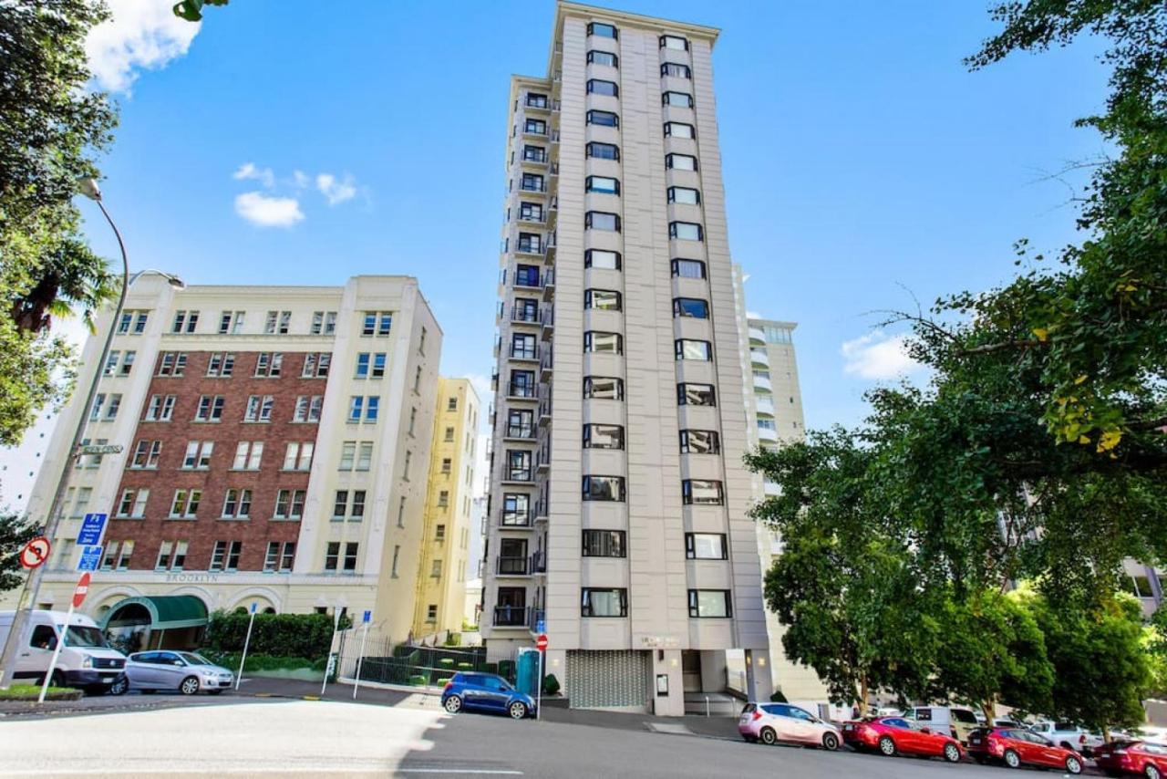 1BR with Stunning Harbour Views - Netflix - WiFi - B&B Auckland