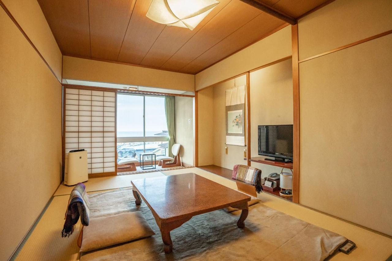 Kamer met Gedeelde Badkamer in Japanse Stijl - Bijgebouw