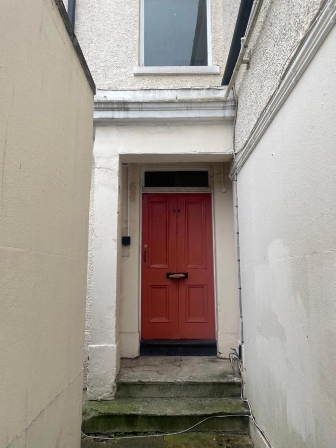 Brighton City Centre 2BR Apartment - Perfect for Contractors, Families & Groups - Free Parking & Walk to Beach - B&B