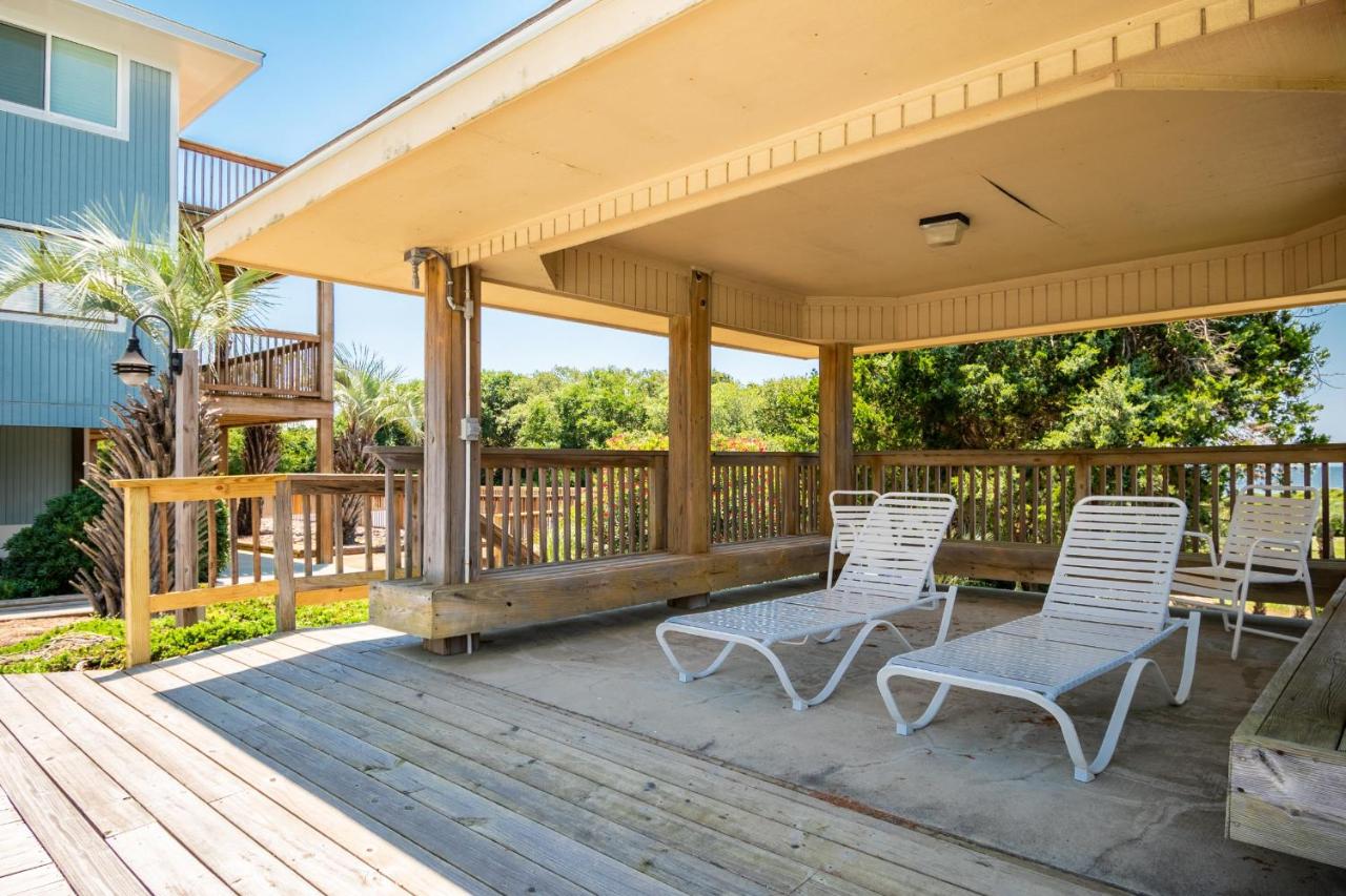 Beach Getaway Among The Oaks - Chambres d’hôtes Caswell Beach