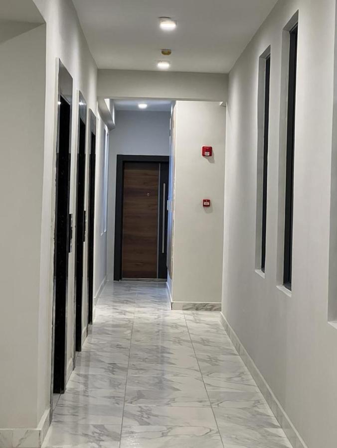 Oakley Apartment- By Tito Homes - B&B