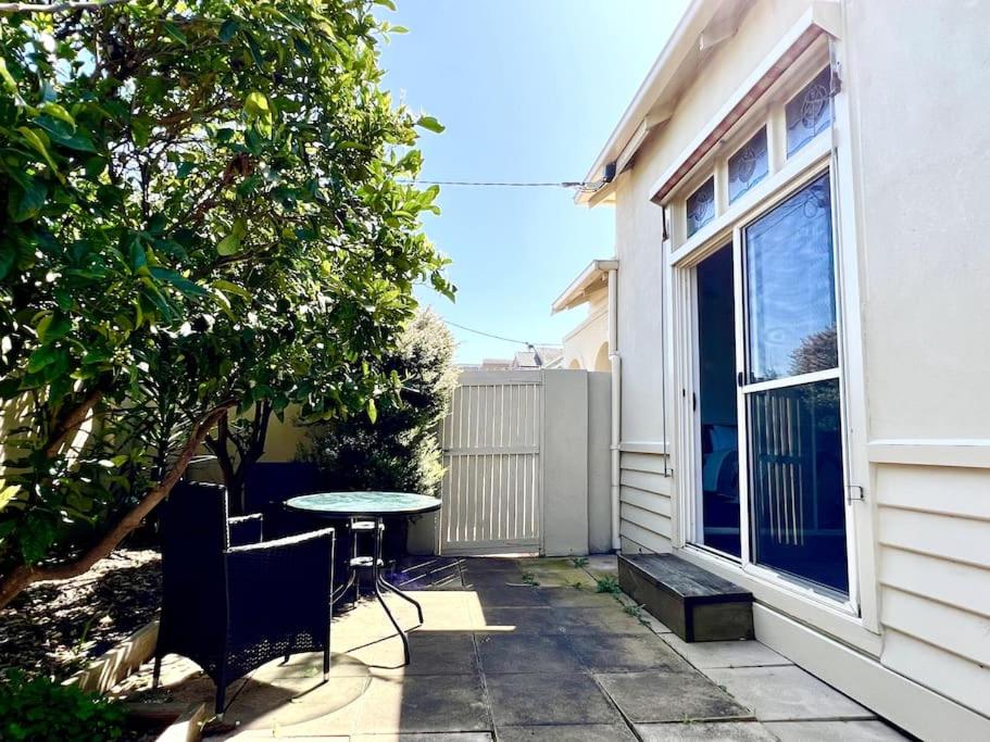 Beach Rd Kids & Pet Friendly Free Parking - B&B