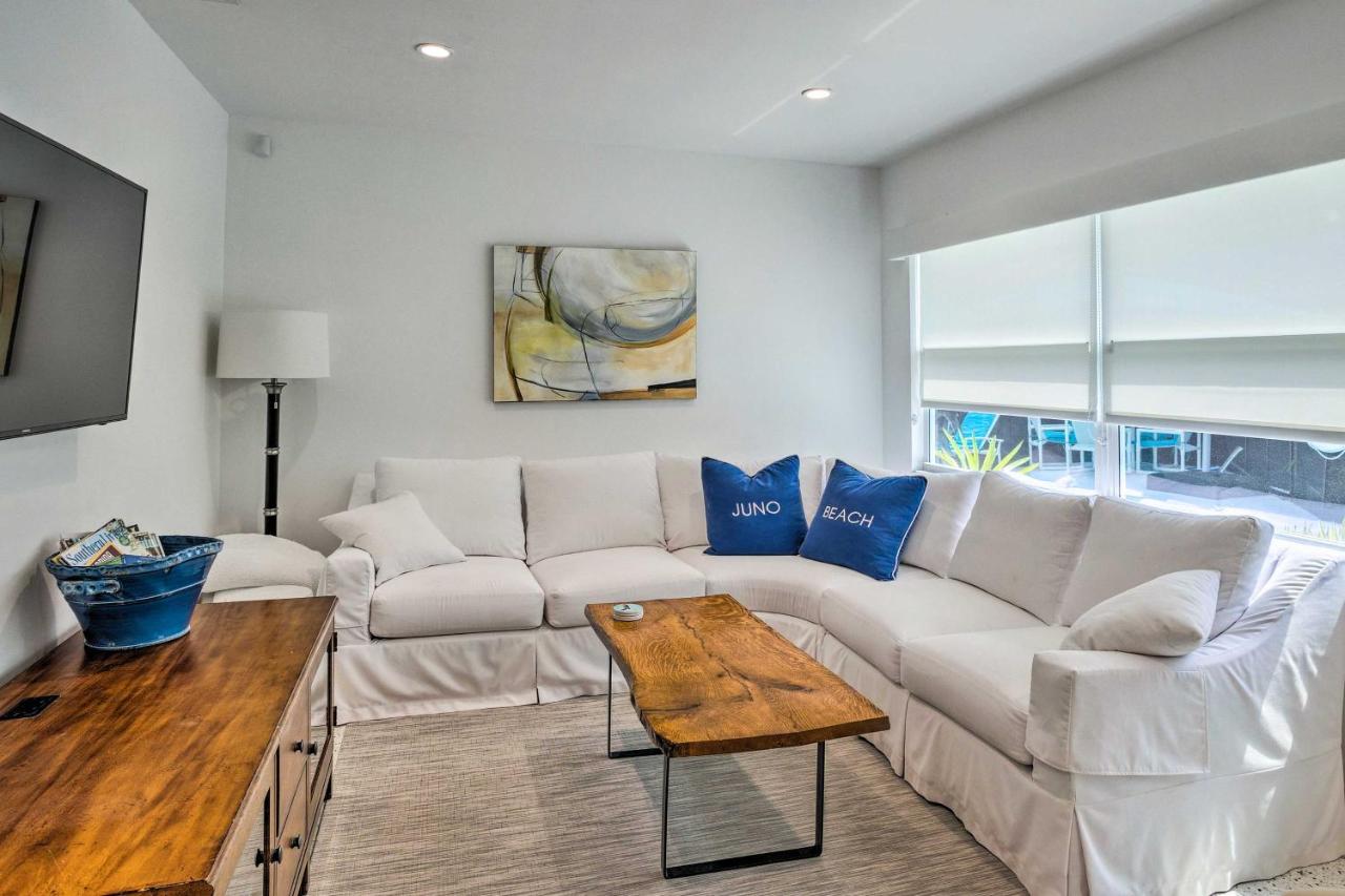 Juno Beach House with Private Pool Walk to Beach! - B&B