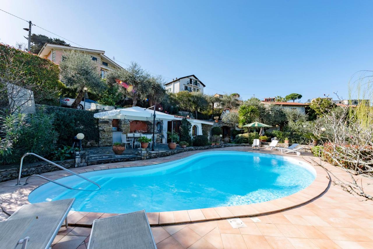 B&B Rapallo - Villa Renetta with Swimming pool and Jacuzzi and parking - Bed and Breakfast Rapallo